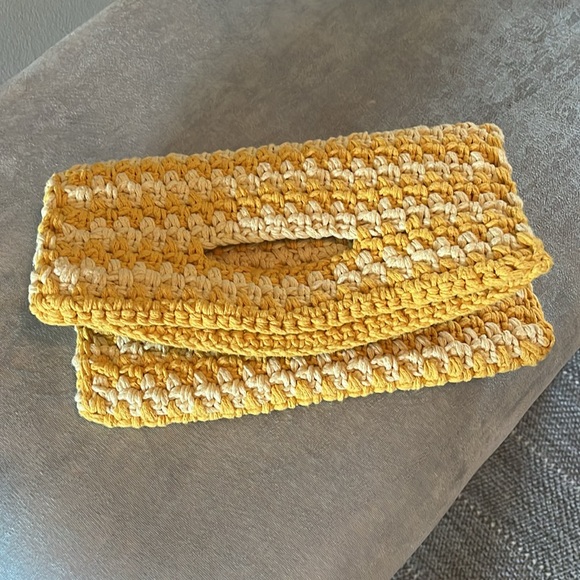 Pretty Woven Clutch, full size, fold over. - Picture 2 of 3